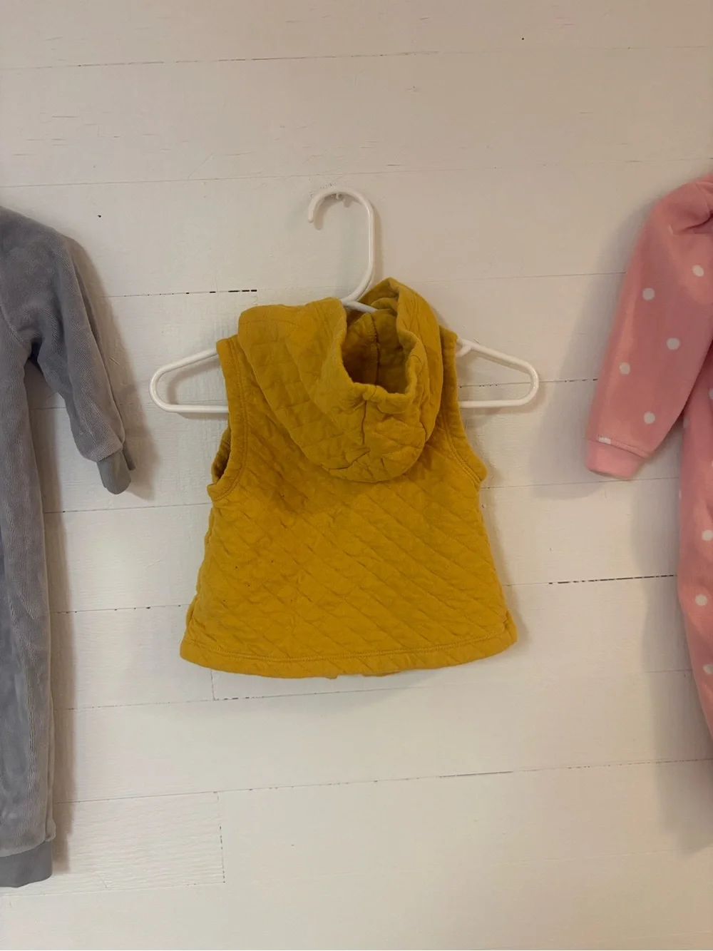 Baby Girls 9M 3 Piece Clothing Lot Carters Mac & Moon Rompers Hooded Vest